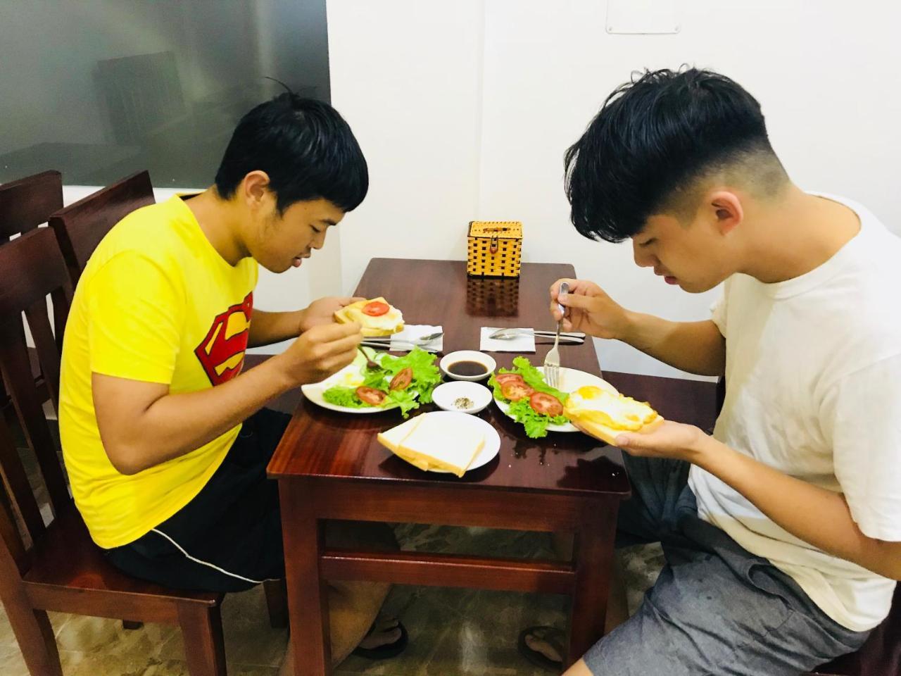 Hung Long Hostel Хюэ Экстерьер фото